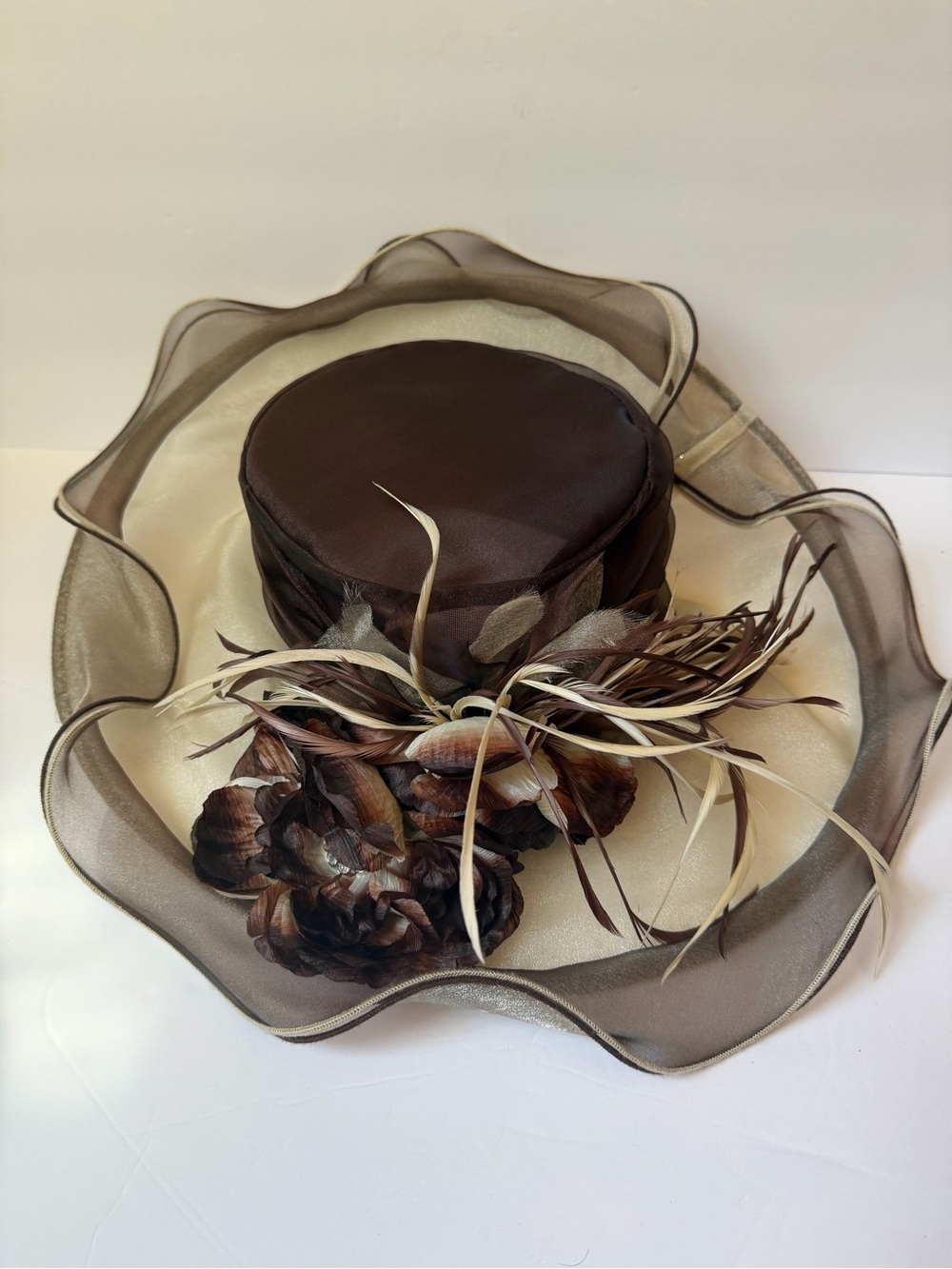 Whittall & Shon Brown Beige Organza Derby Church Hat Floral Feather EUC - Picture 6 of 6